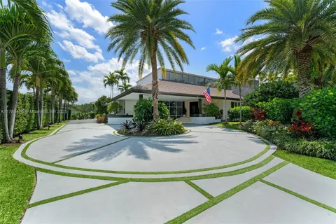 8820 SW 104th St, Miami FL 33176