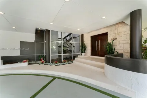 8820 SW 104th St, Miami FL 33176
