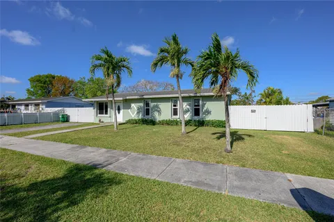 19820 Dothan Rd, Cutler Bay FL 33157
