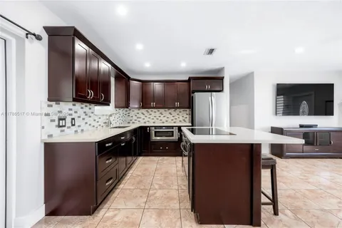 19820 Dothan Rd, Cutler Bay FL 33157