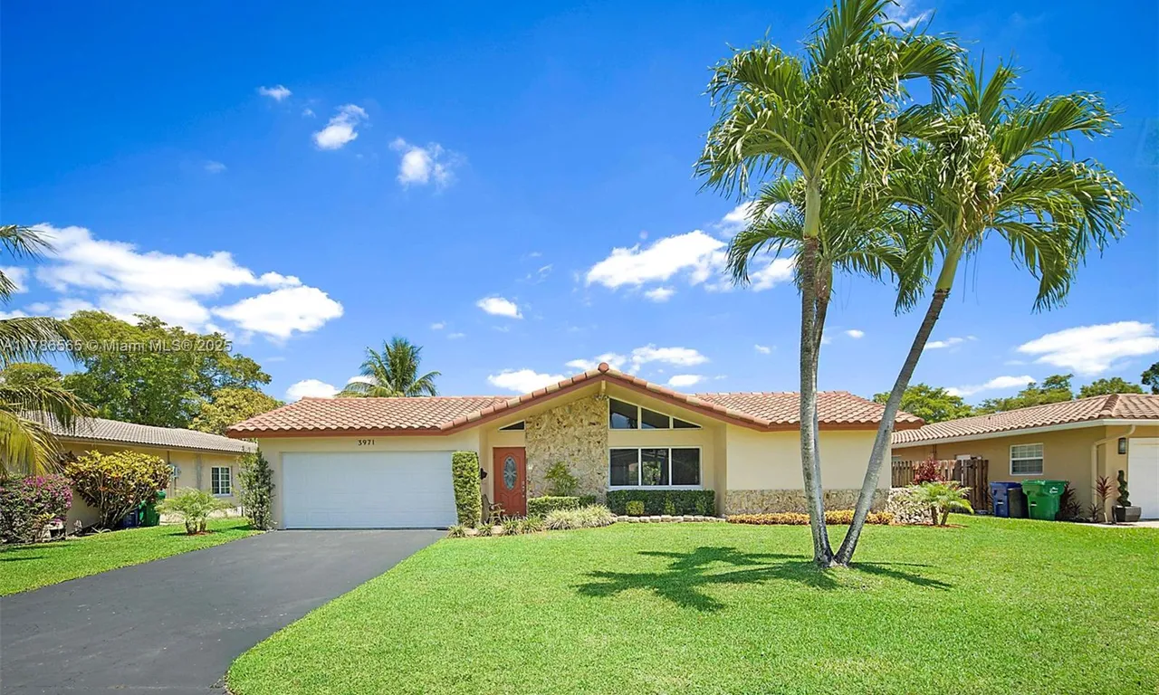 3971 NW 108th Dr, Coral Springs FL 33065