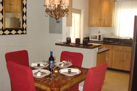 543 Orton Ave # 8, Fort Lauderdale FL 33304