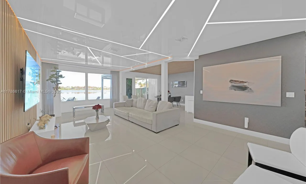 6694 NW 107th Pl, Doral FL 33178