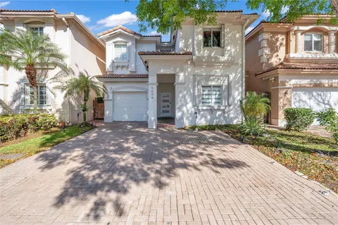 6694 NW 107th Pl, Doral FL 33178