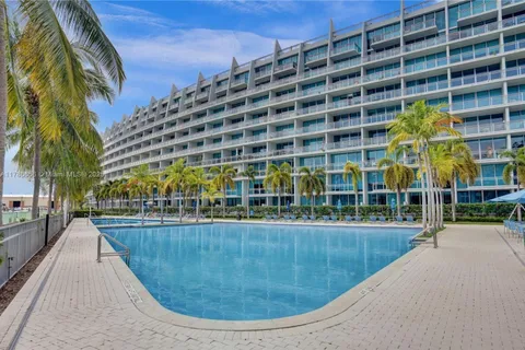 2950 NE 188th St # 417, Aventura FL 33180