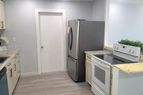 7206 NW 57th Ct, Tamarac FL 33321