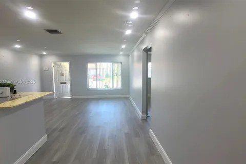 7206 NW 57th Ct, Tamarac FL 33321