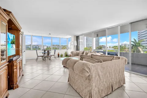 11 Island Ave # 512, Miami Beach FL 33139