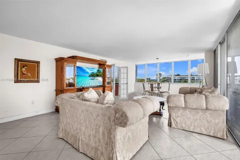 11 Island Ave # 512, Miami Beach FL 33139