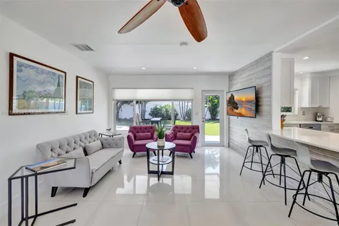 2506 NE 30th St, Fort Lauderdale FL 33306
