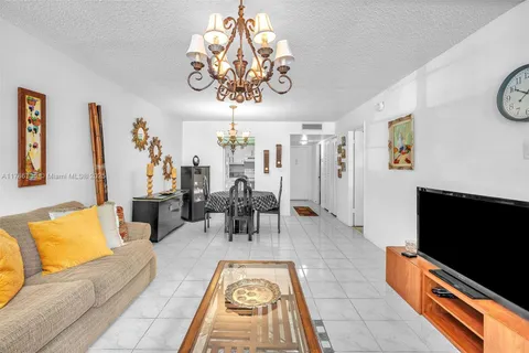 1400 Saint Charles Pl # 214, Pembroke Pines FL 33026