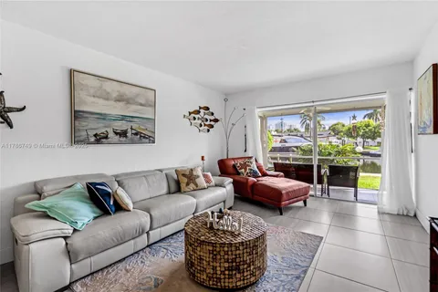 455 Paradise Isle Blvd # 106, Hallandale Beach FL 33009