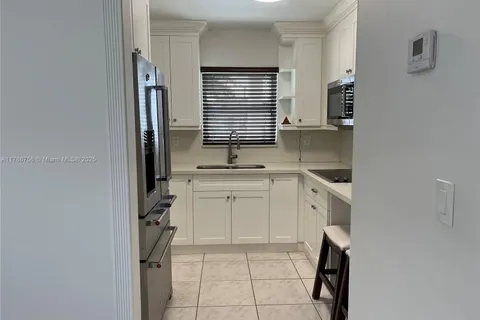 10571 SW 27th St # 0, Miami FL 33165