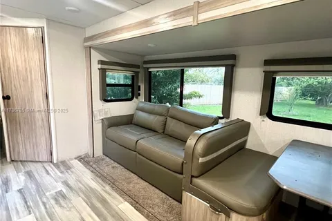 199.. SW 188 # 1, Miami FL 33187