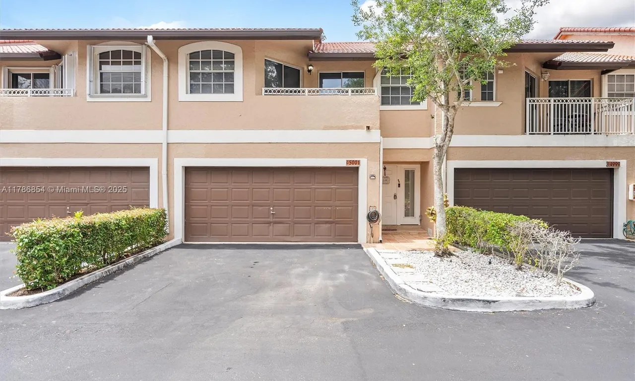 5001 Riverside Dr # 303, Coral Springs FL 33067