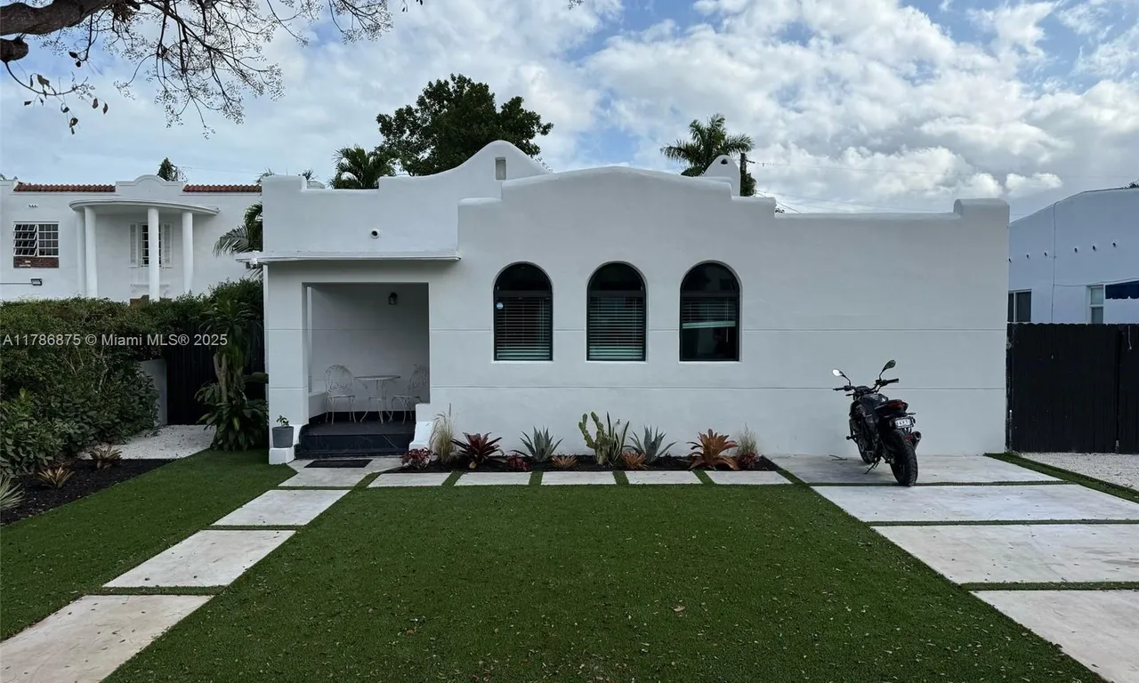 2360 SW 12th St, Miami FL 33135