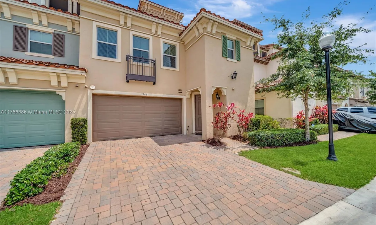 2962 NW 124th Way, Sunrise FL 33323