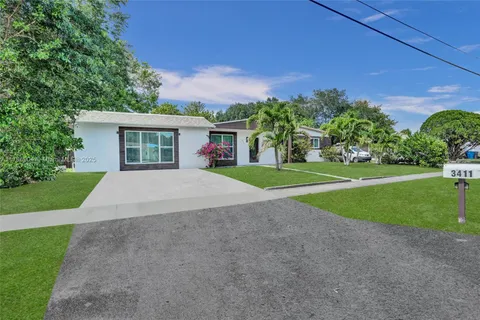 3411 SW 36th St, West Park FL 33023