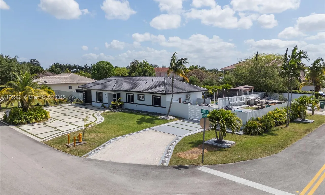 19512 SW 133rd Ave, Miami FL 33177