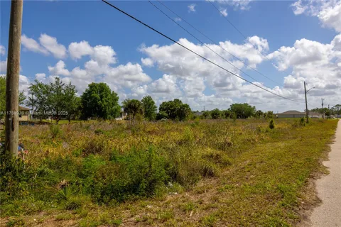 3818 22ND ST W, Lehigh Acres FL 33971