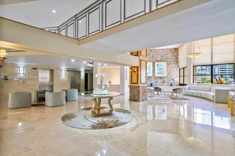 600 Parkview Dr # 1031, Hallandale Beach FL 33009