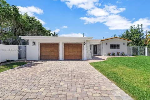 1311 Pierce St, Hollywood FL 33019
