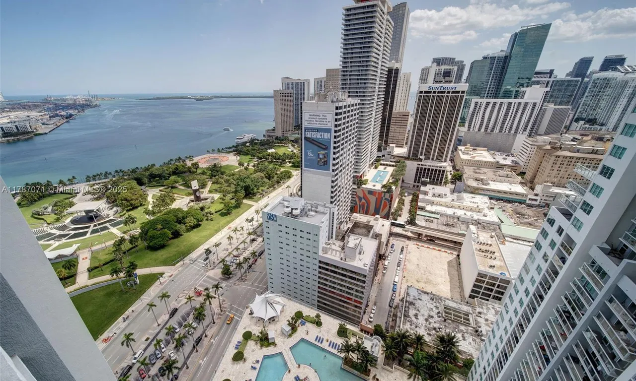 244 Biscayne Blvd # 3007, Miami FL 33132