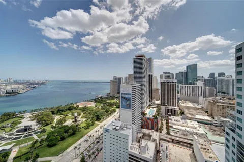 244 Biscayne Blvd # 3007, Miami FL 33132