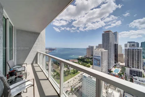 244 Biscayne Blvd # 3007, Miami FL 33132