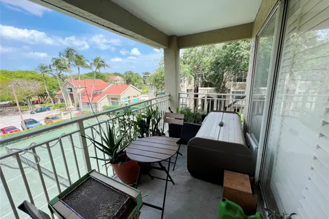 1825 Palm Cove Blvd # 304, Delray Beach FL 33445