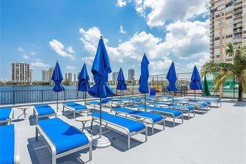 2750 NE 183rd St # 1805, Aventura FL 33160