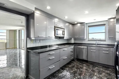 2750 NE 183rd St # 1805, Aventura FL 33160