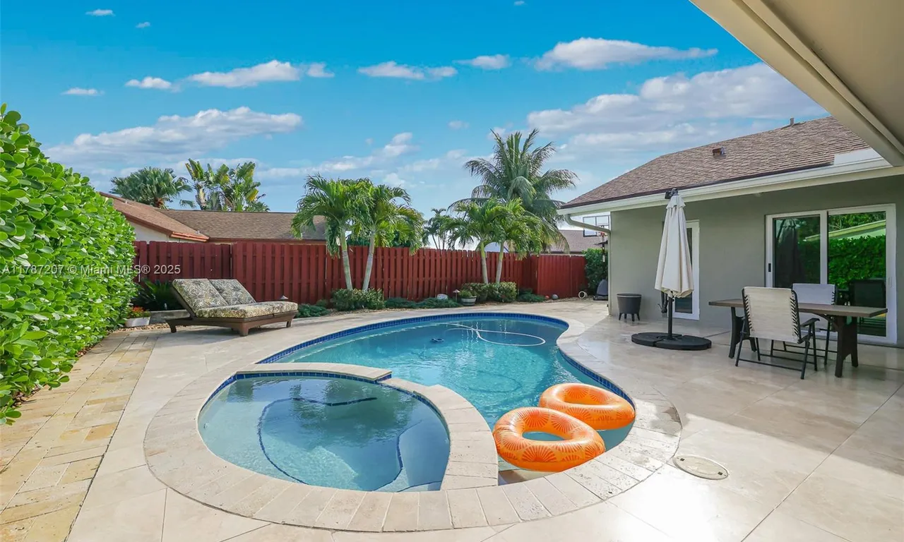 16780 Redwood Way, Weston FL 33326