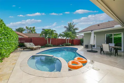16780 Redwood Way, Weston FL 33326