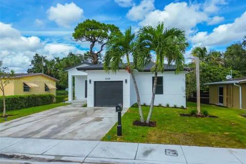 2725 NW 7th St # 0, Fort Lauderdale FL 33311