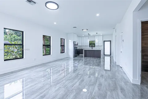 2725 NW 7th St # 0, Fort Lauderdale FL 33311