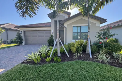 12612 SW Green Creek Dr, Port St. Lucie FL 34987