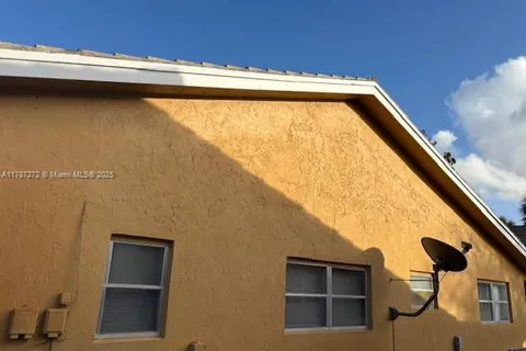 8444 NW 23rd Mnr, Coral Springs FL 33065