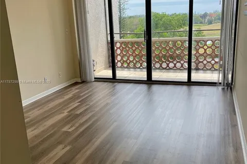 4222 Inverrary Blvd # 4512, Lauderhill FL 33319
