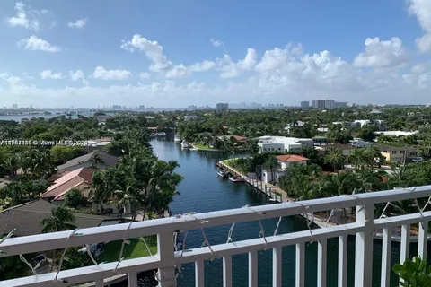 2450 NE 135th St # 811, North Miami FL 33181