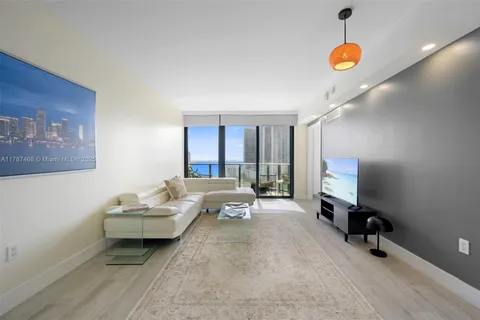 121 NE 34th St # 1805, Miami FL 33137