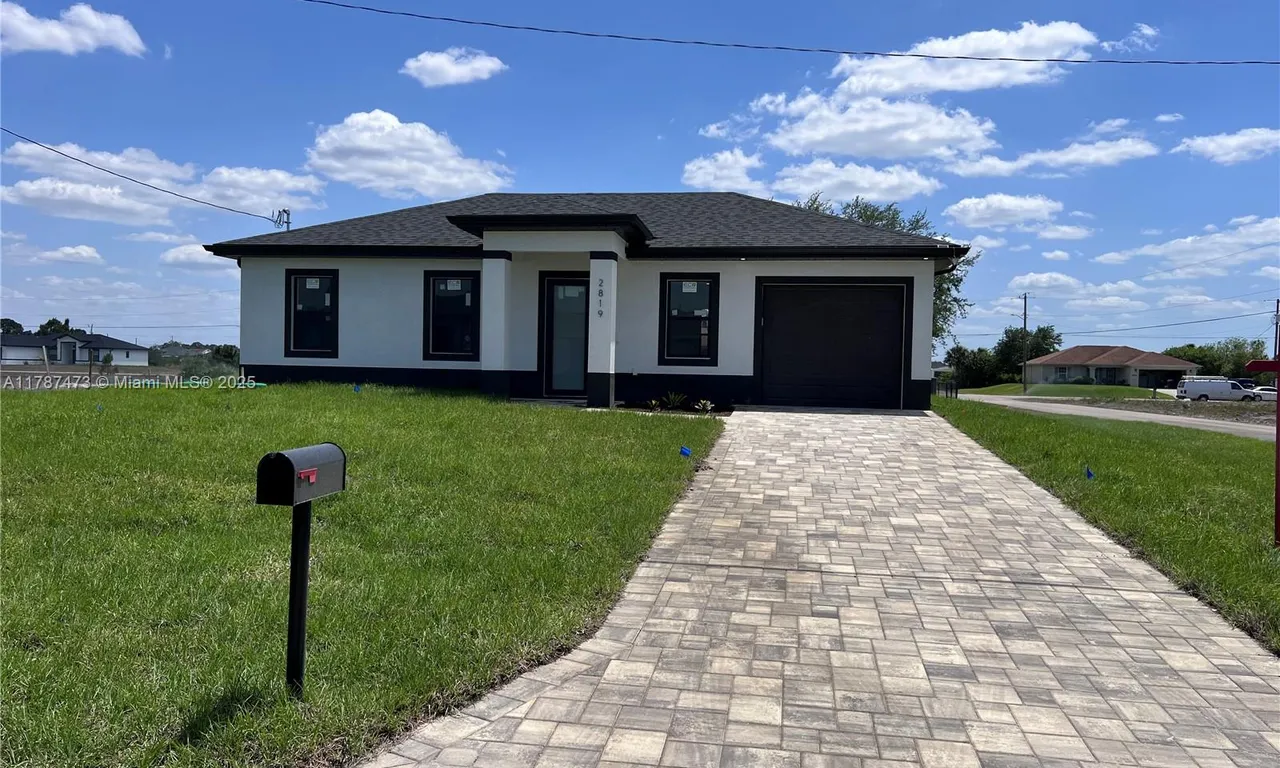 2819 18TH ST SW, Lehigh Acres FL 33976