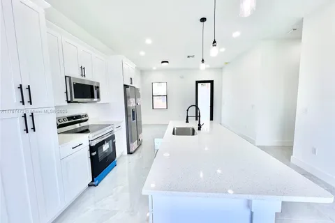 2819 18TH ST SW, Lehigh Acres FL 33976