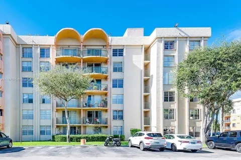 9350 Fontainebleau Blvd # 307, Miami FL 33172