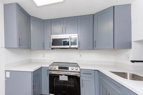 9350 Fontainebleau Blvd # 307, Miami FL 33172