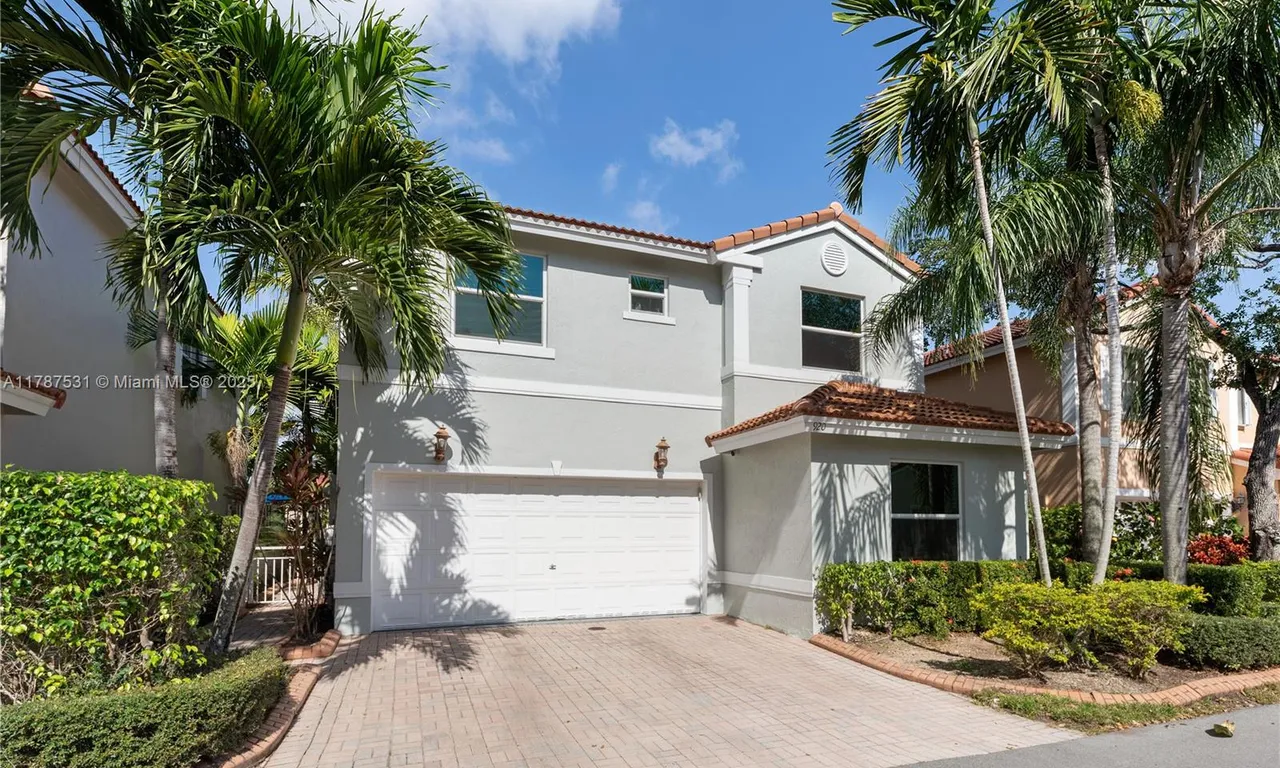 920 Scarlet Oak Ter, Hollywood FL 33019