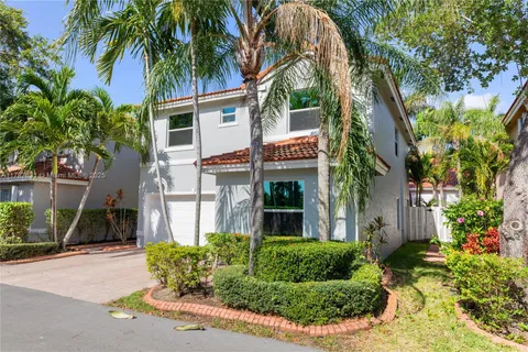 920 Scarlet Oak Ter, Hollywood FL 33019