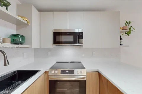 1666 West Ave # 305, Miami Beach FL 33139