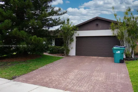 19612 SW 87th Pl, Cutler Bay FL 33157