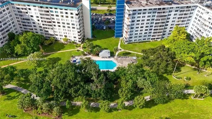 4200 Hillcrest Dr # 1017, Hollywood FL 33021
